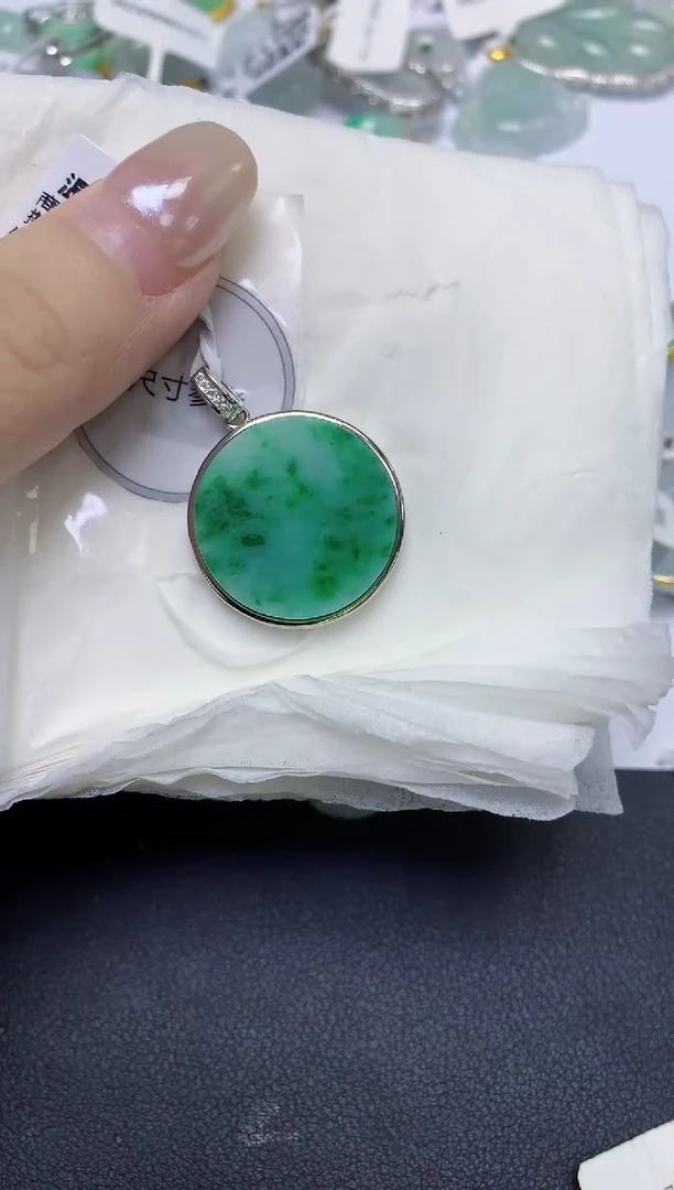 颈饰未镶嵌翡翠天然缅甸翡翠A货百元以上9元证书费自理