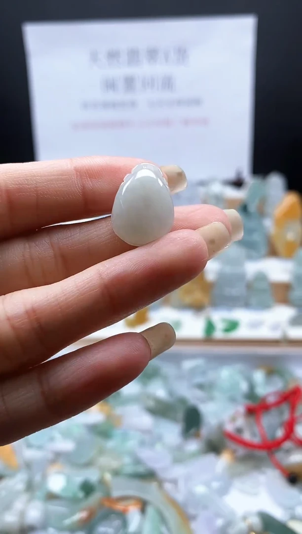 翡翠未镶嵌吊坠(不含链)184福瓜吊坠