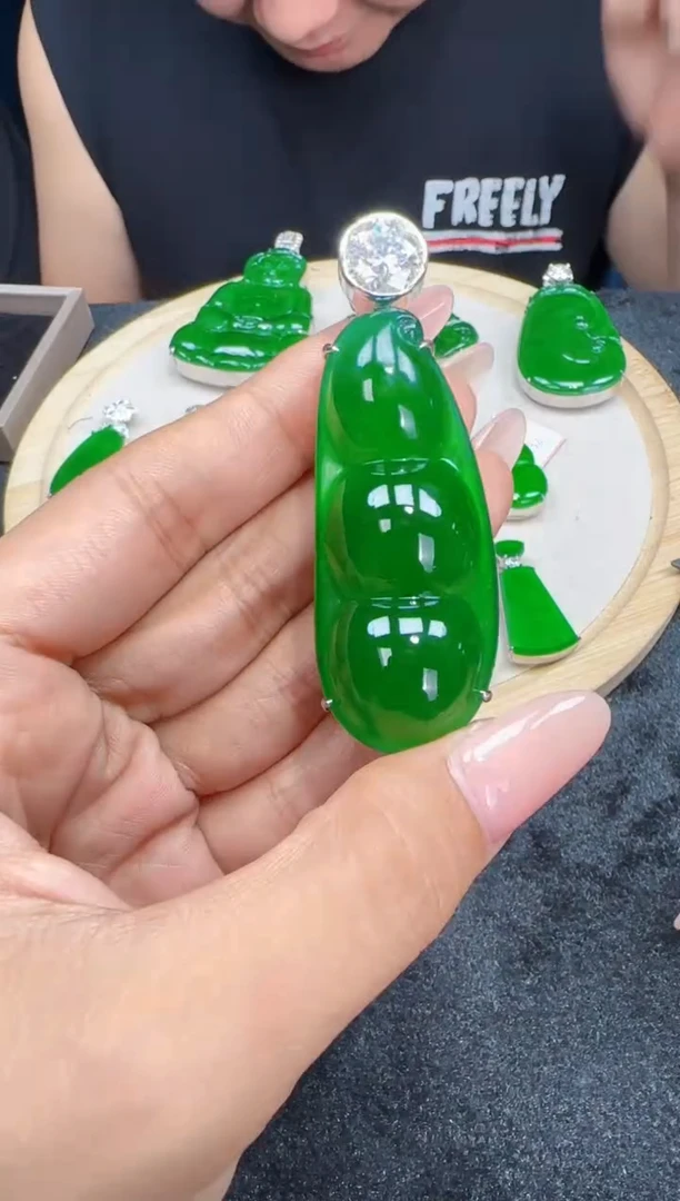未镶嵌定制翡翠翡翠吊坠120
