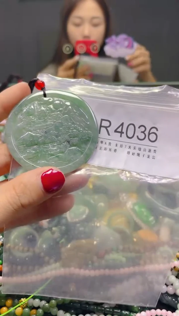 颈饰未镶嵌翡翠/R/翡翠A货，一件也是批发价