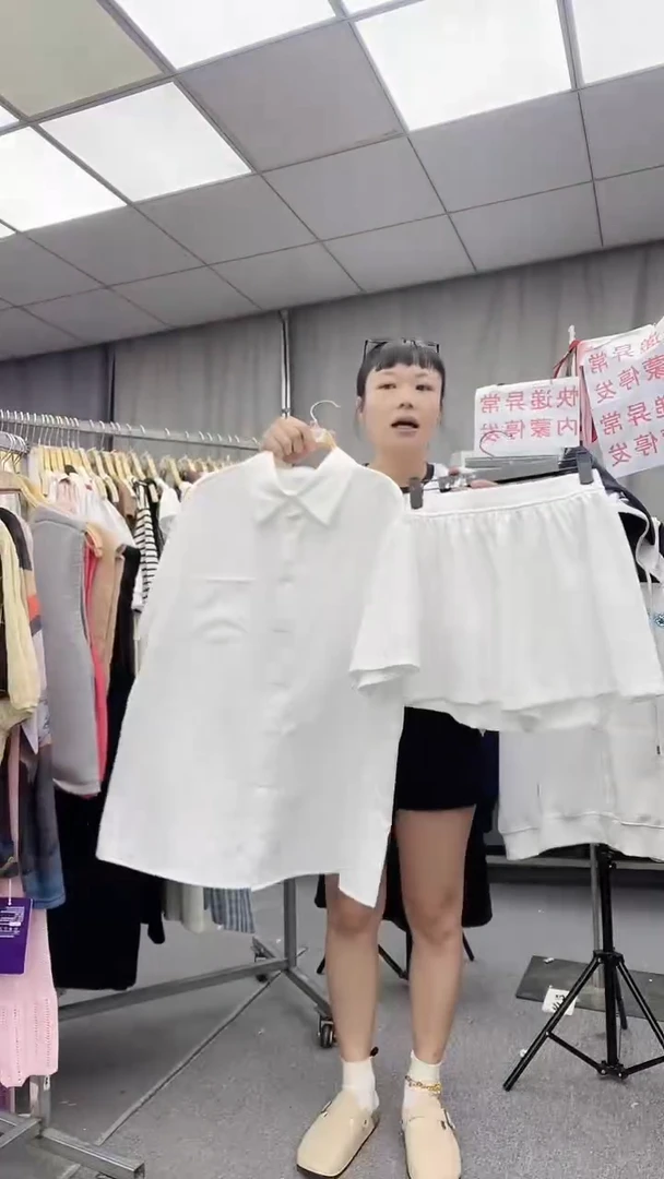 棉大哥家漂亮衣服漂亮颜色