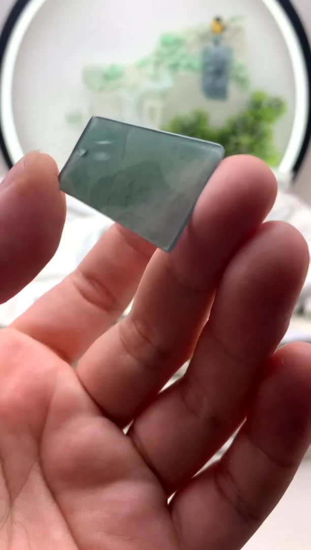 翡翠未镶嵌颈饰无事牌