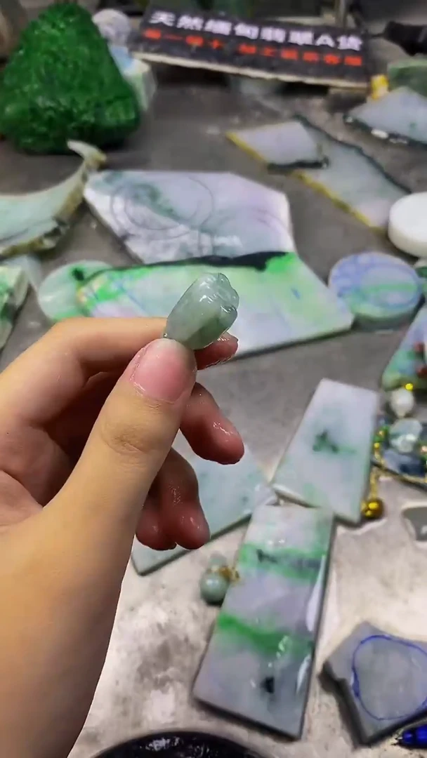 未镶嵌挂件翡翠天然缅甸翡翠A货587