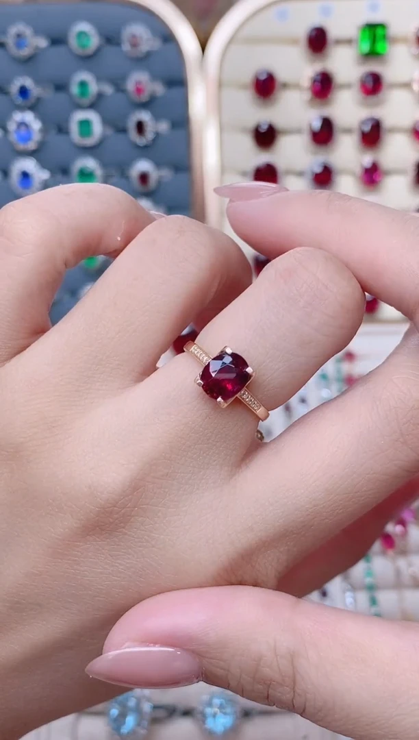 18K金镶嵌碧玺戒指碧玺2.2ct