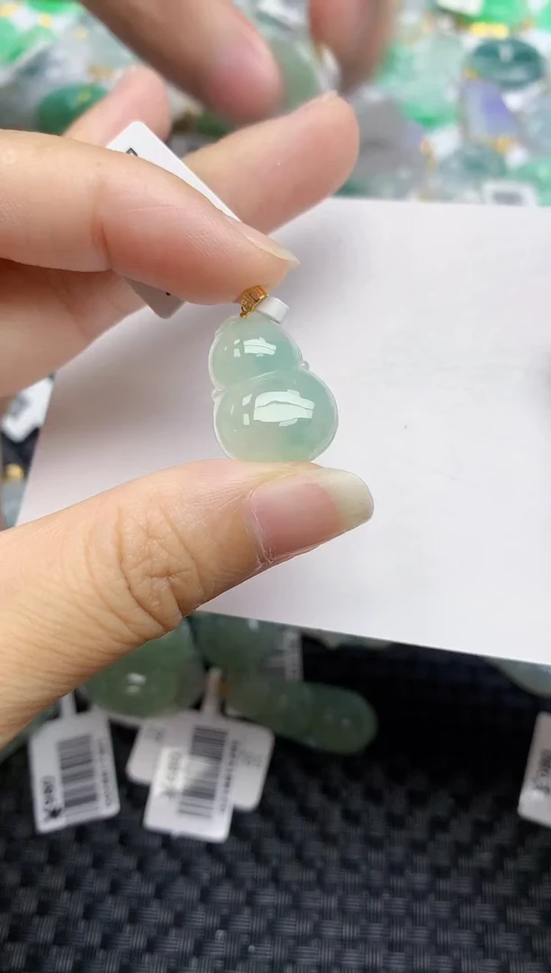 翡翠18K金镶嵌颈饰天然翡翠A货