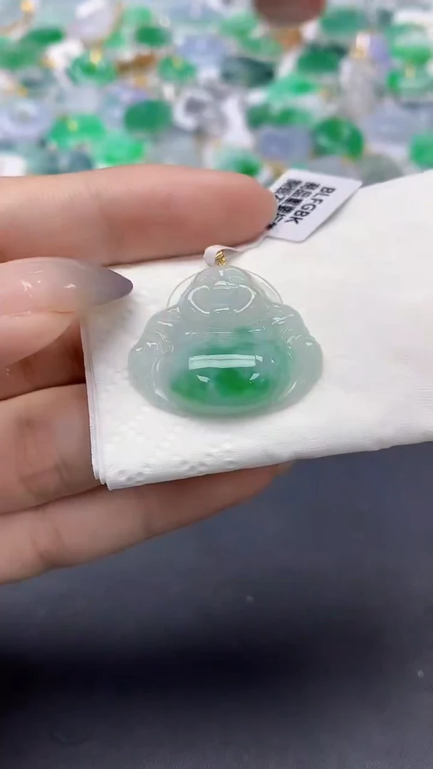 翡翠18K金镶嵌颈饰天然缅甸a货翡翠