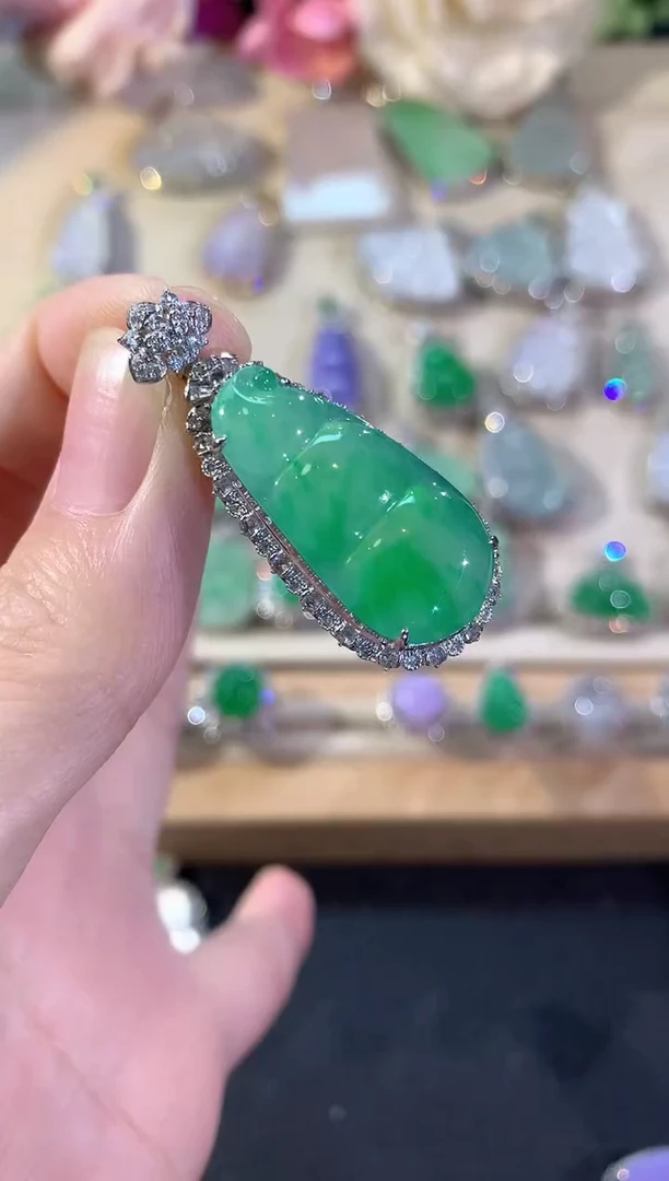 吊坠(不含链)18K金镶嵌翡翠冬日珠宝E113