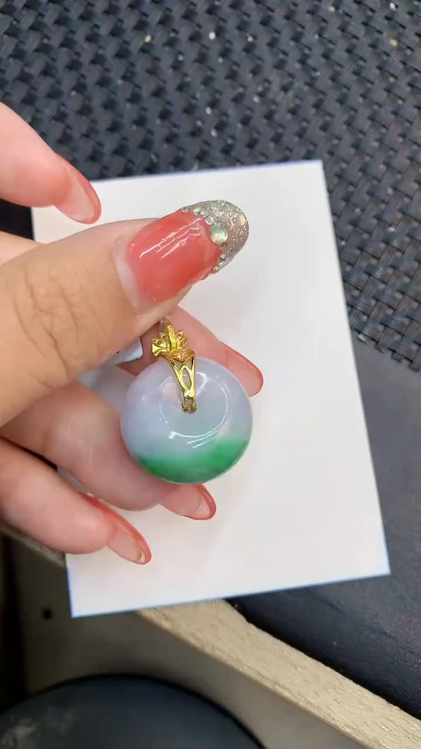 颈饰未镶嵌翡翠1