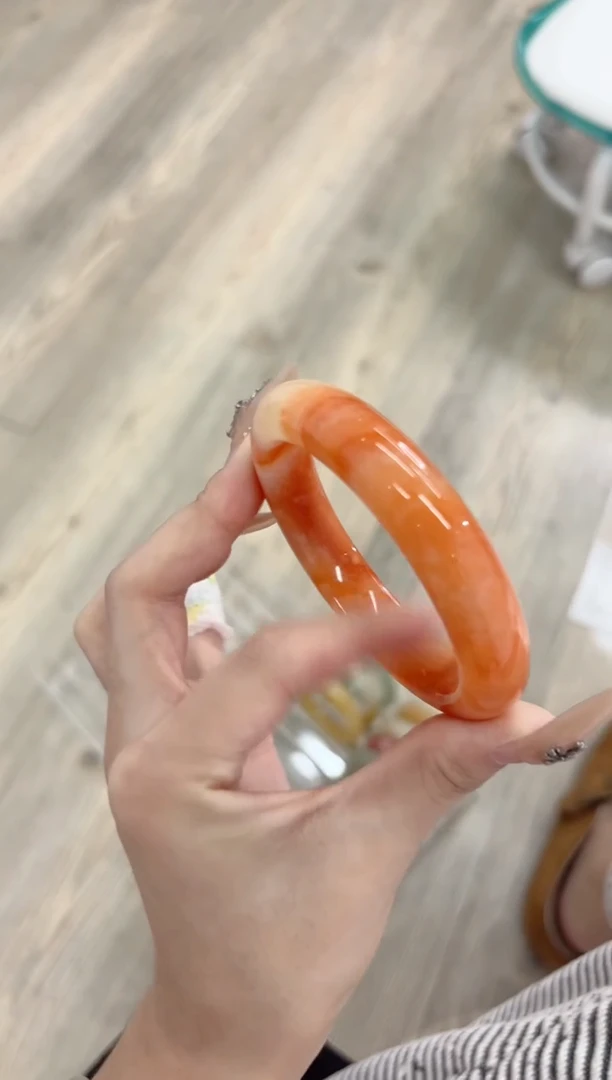 未镶嵌手镯石英质玉54-57JU