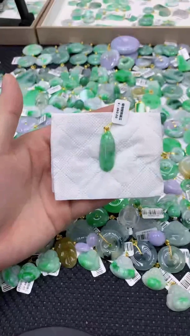 颈饰未镶嵌翡翠天然缅甸翡翠A货