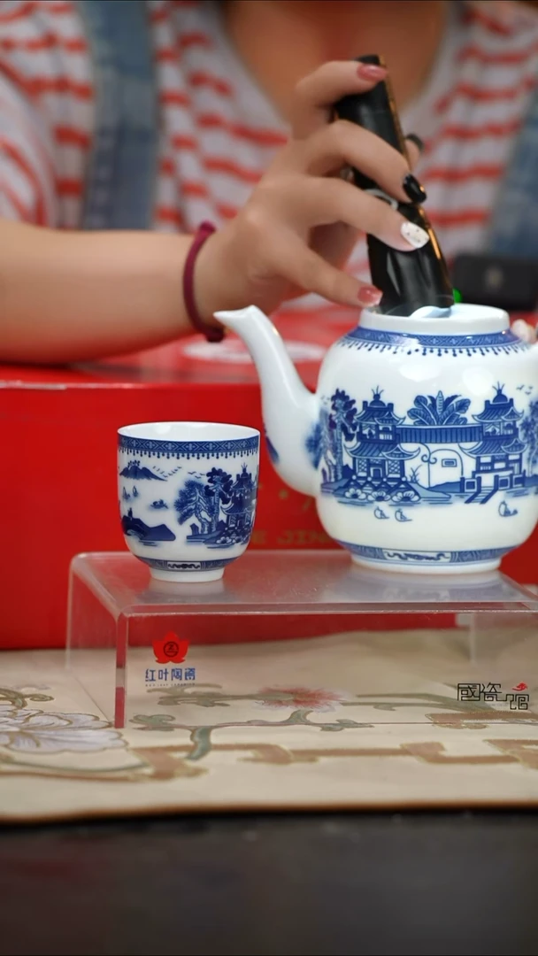 7头釉中彩青花梧桐茶具