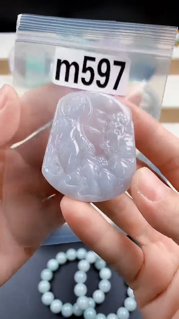 颈饰未镶嵌翡翠天然翡翠吊坠挂件