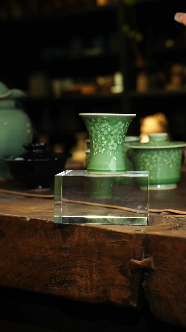 【闪购商品】瓷片李斌 梅子青繁花 束腰杯