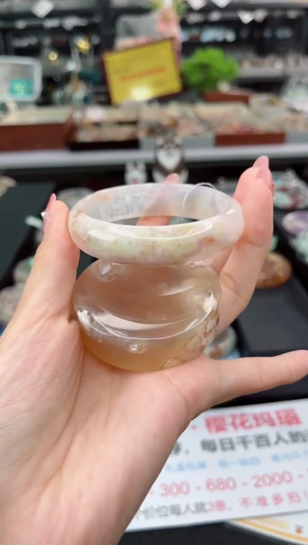 【闪购商品】石英质玉手镯未镶嵌56圈口（赠品镯心）3218244