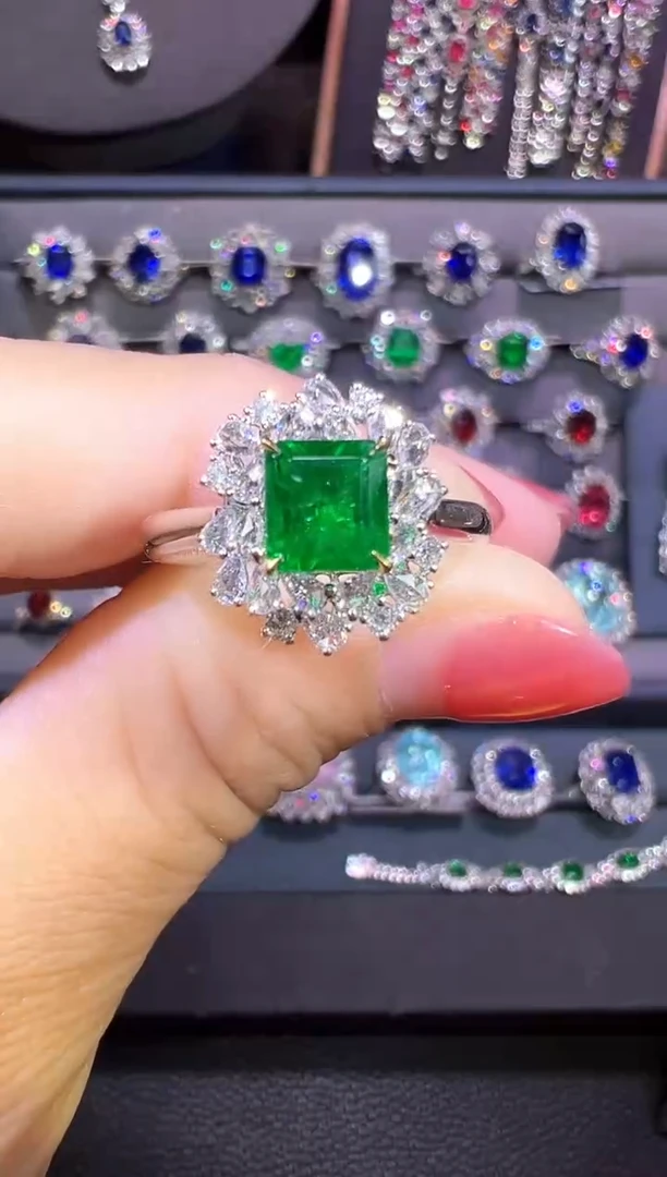 18K金镶嵌GUILD沃顿绿祖母绿0.97ct