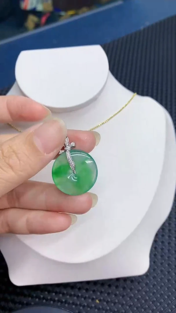 【闪购商品】翡翠颈饰18K金镶嵌            8