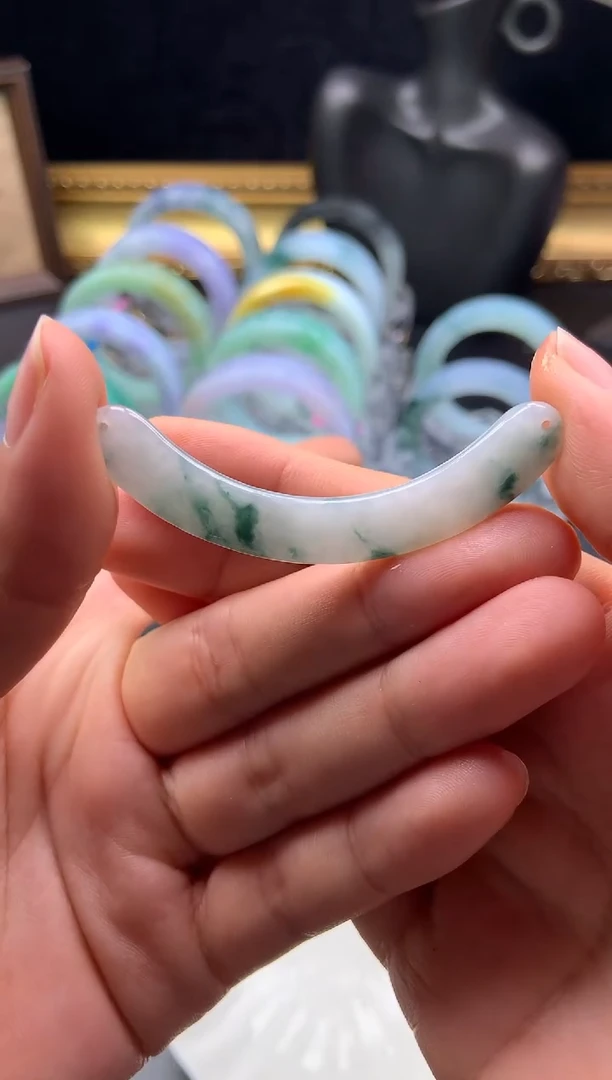 未镶嵌挂件翡翠玉璜