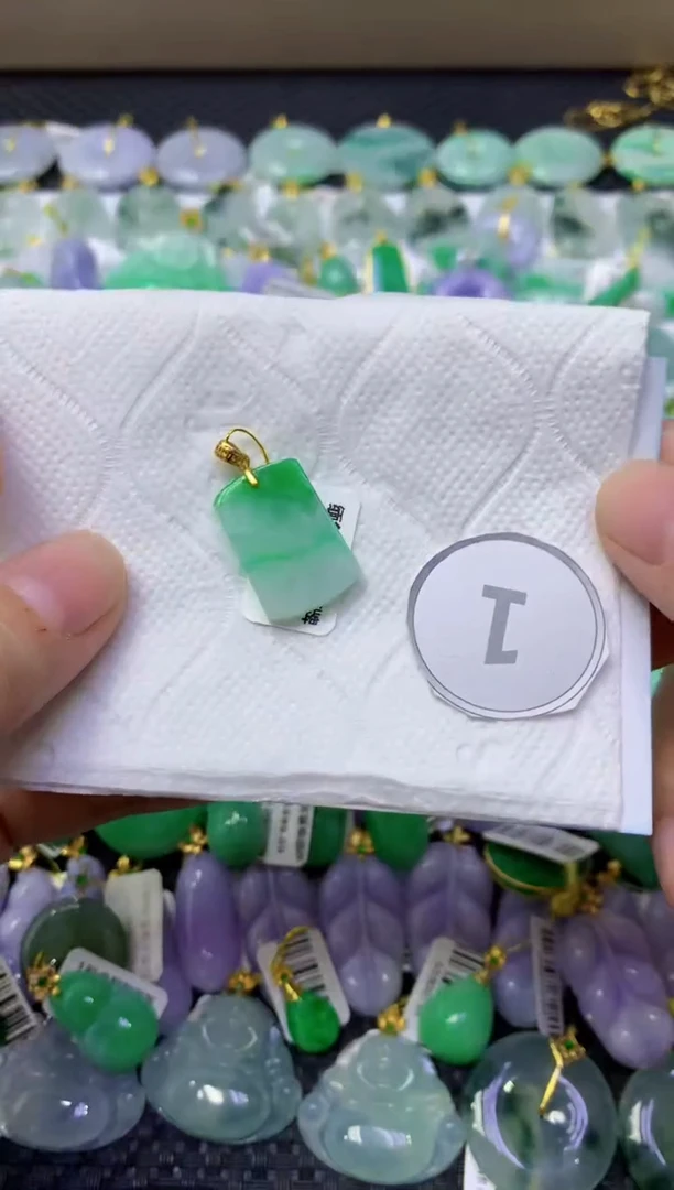 颈饰未镶嵌翡翠天然缅甸翡翠A货