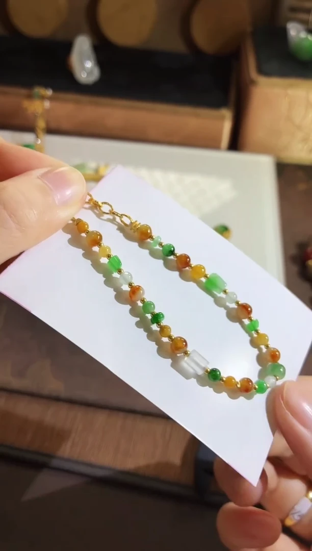 18K金镶嵌手链翡翠手饰