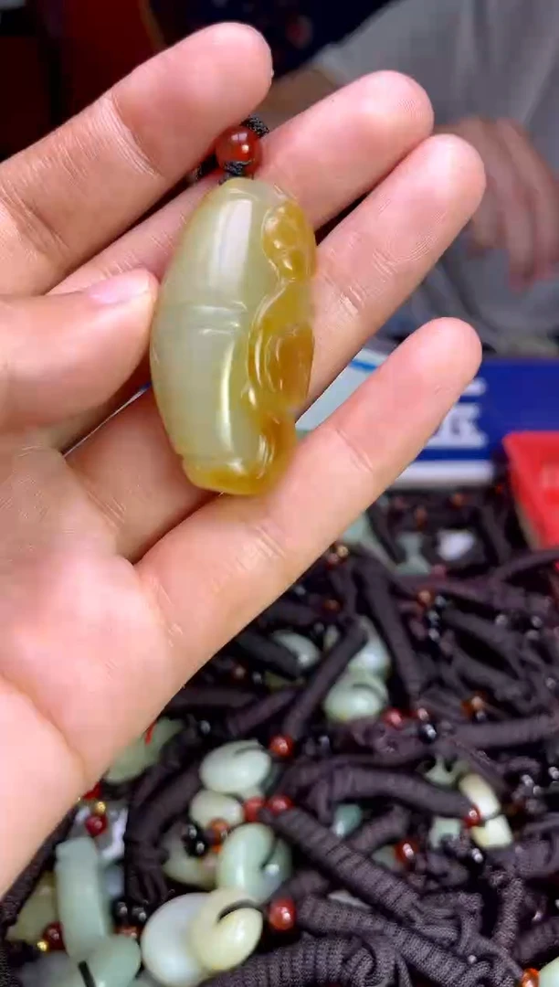 未镶嵌和田玉挂件1