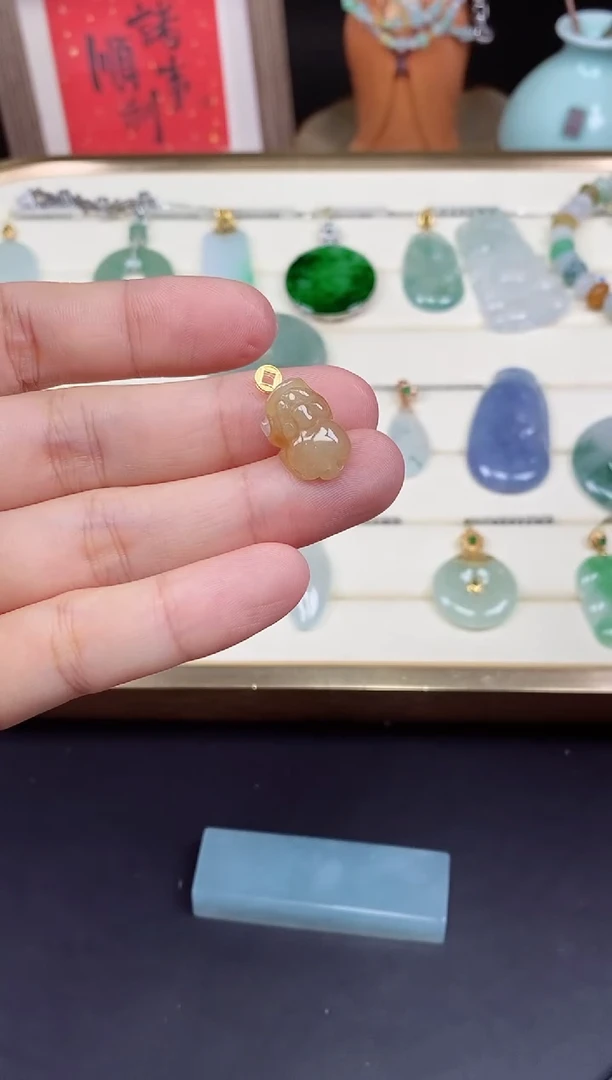 吊坠(不含链)18K金镶嵌翡翠貔貅18K金扣镶嵌@@CMT5950