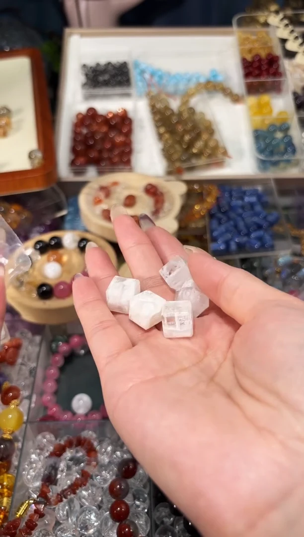 【闪购商品】水晶手串未镶嵌C86雪花方糖一颗