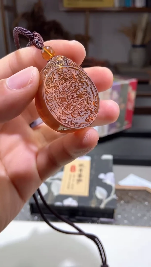 琥珀颈饰未镶嵌金棕红九宫八卦