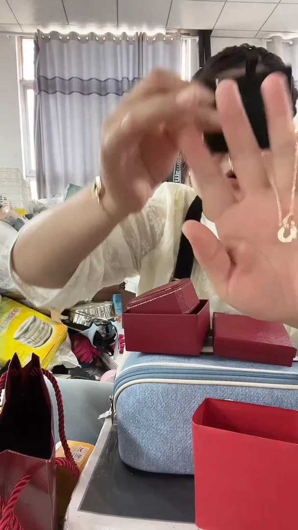 牦牛剖层皮革琪琪女包1号店超好看发图片款
