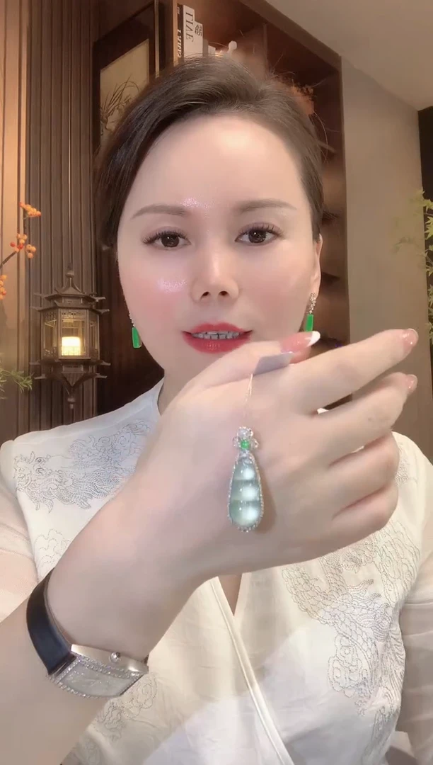 吊坠(不含链)18K金镶嵌翡翠C72