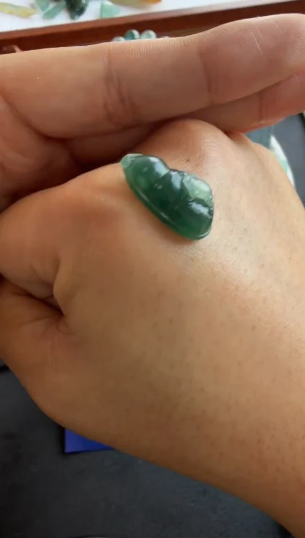 未镶嵌定制翡翠豆子