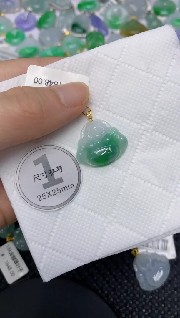 翡翠18K金镶嵌颈饰111111111