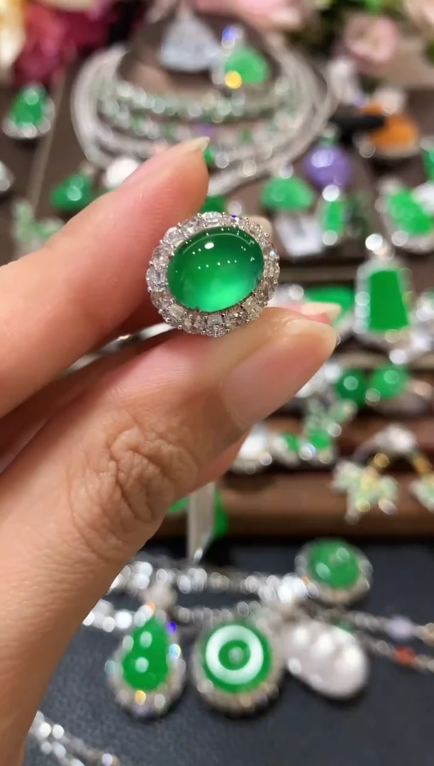 18K金镶嵌戒指翡翠S****gz130