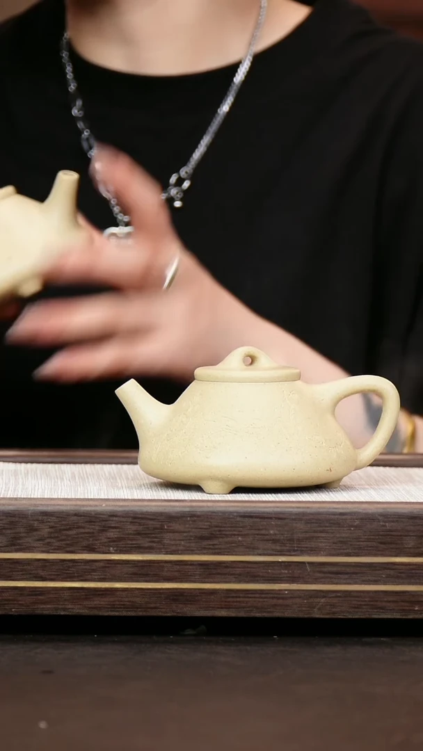 茶壶紫砂本山绿泥  子冶 梅花刻绘