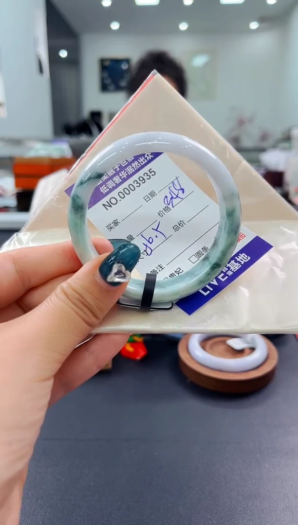 翡翠手镯未镶嵌天然缅甸A货翡翠