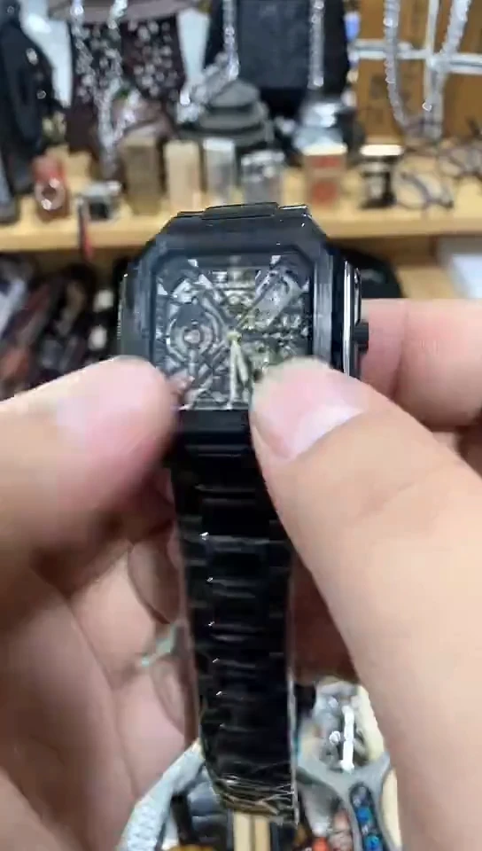 瓷片闪购商品  如图所示