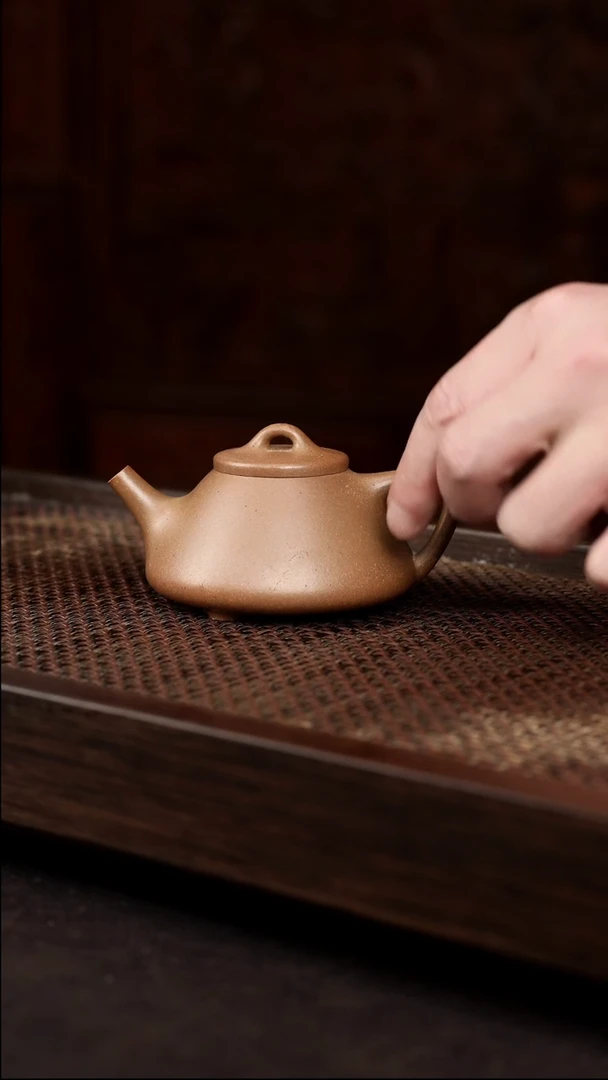 茶壶紫砂桃花泥子冶  纯黄 小