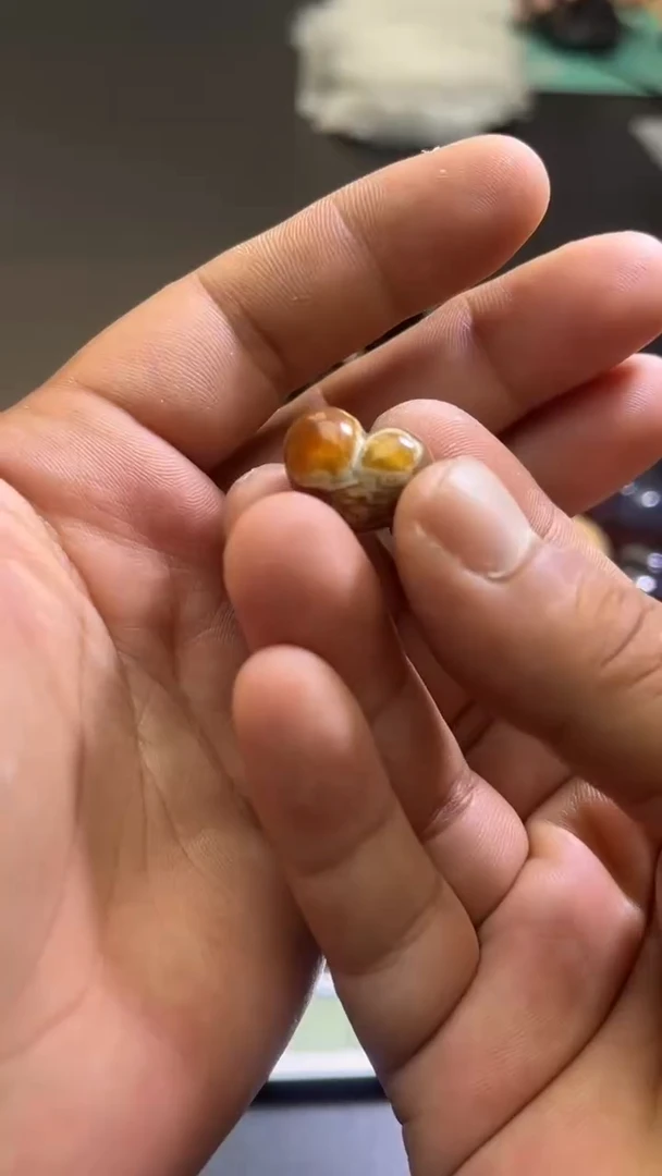 裸石琥珀未镶嵌90