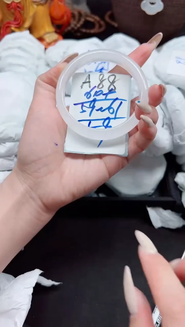 未镶嵌手镯石英质玉60圈口编号：A88