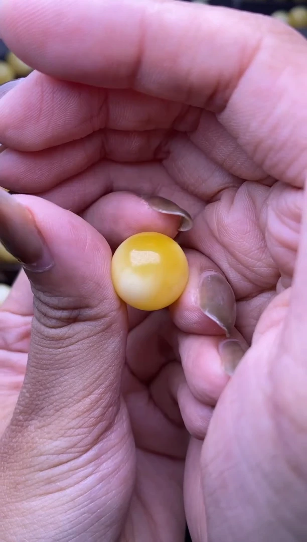 裸石琥珀未镶嵌大小姐珠宝