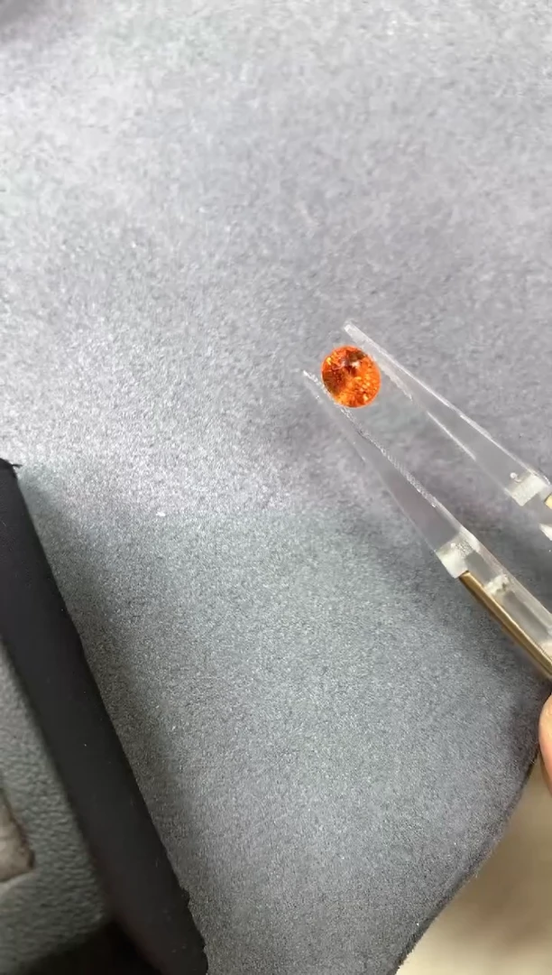 未镶嵌裸石石榴石（芬达石）1.12ct 62