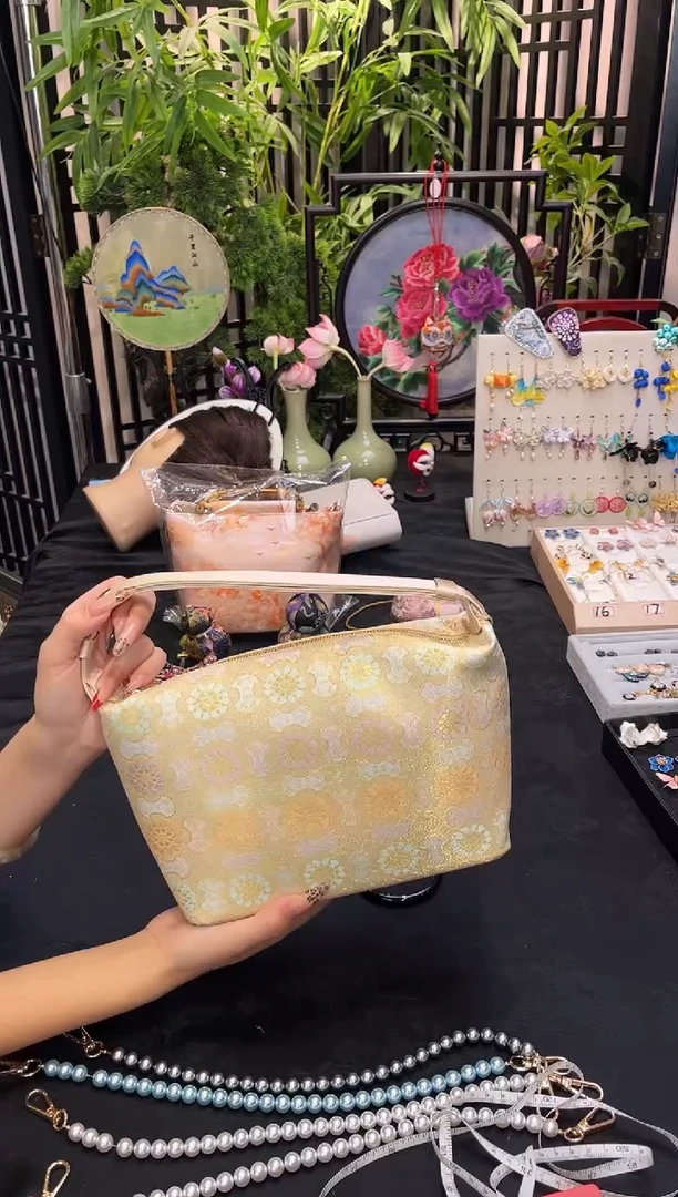 织绣C****.非遗苏绣手工饰品