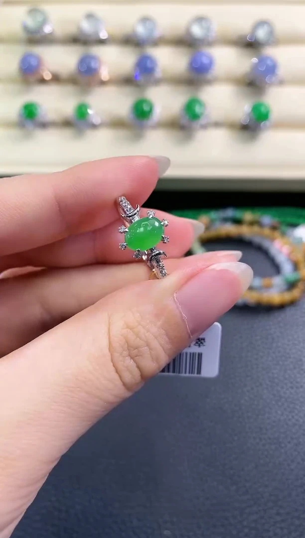 翡翠戒指18K金镶嵌春日珠宝 C4