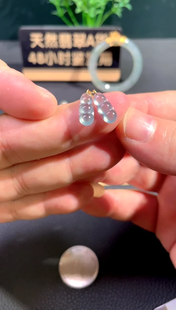 颈饰18K金镶嵌翡翠翡翠