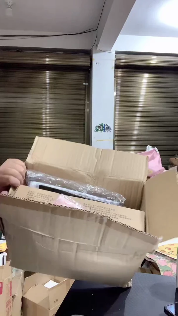 塑料福利特价文具或灯一箱（不分）