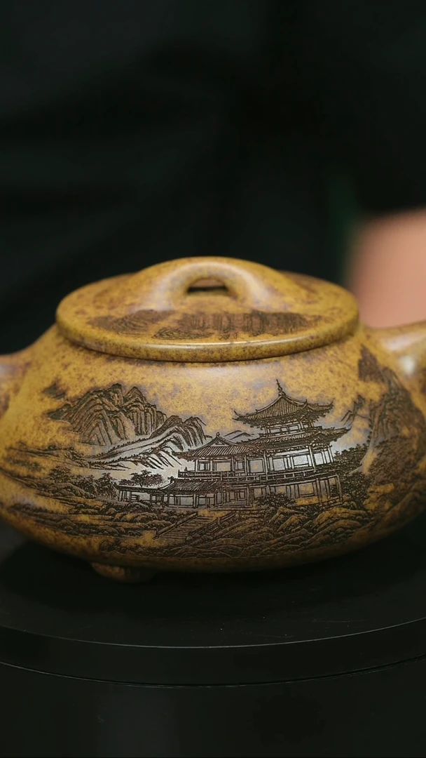 茶壶紫砂蜡***。H1978周亚芳龙骨金砂刻绘大石瓢
