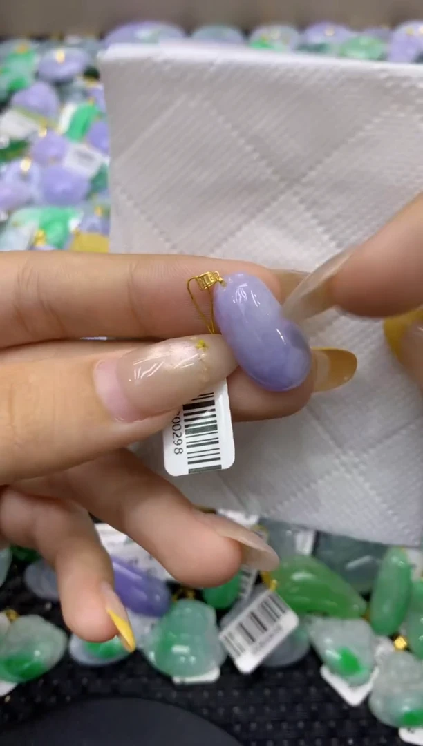 颈饰18K金镶嵌翡翠天然缅甸翡翠A货