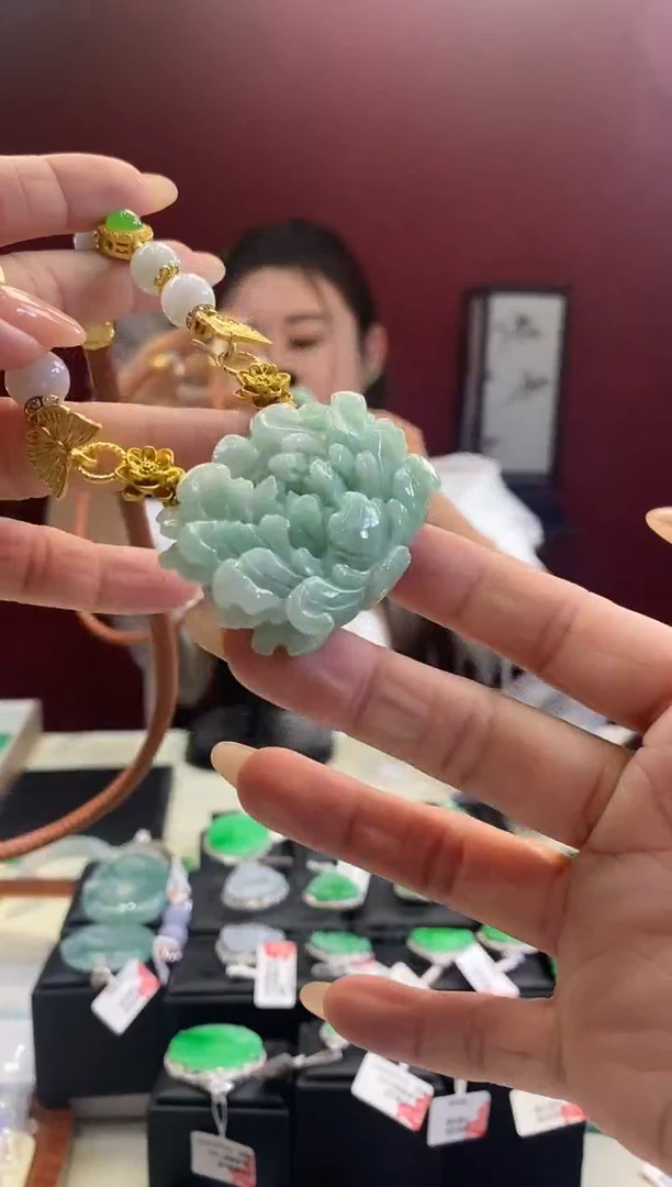 翡翠未镶嵌吊坠(不含链)花牌