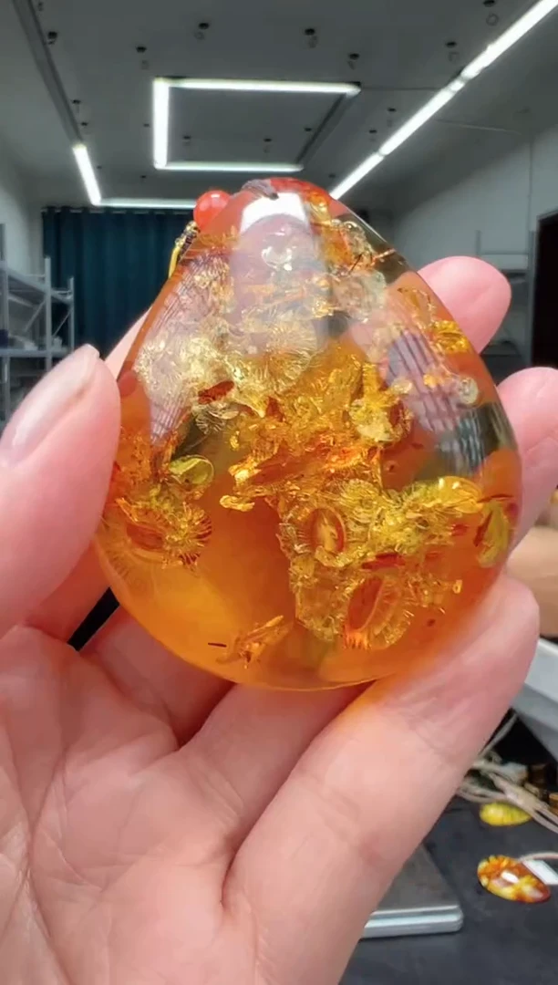 琥珀颈饰未镶嵌吊坠