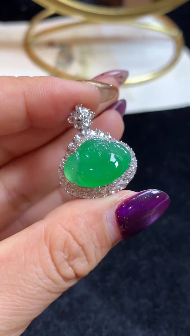 颈饰18K金镶嵌翡翠翡翠佛公