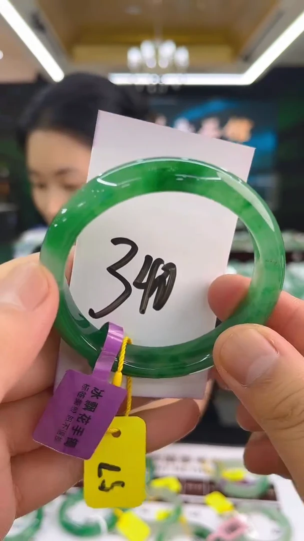 石英质玉（非洲翠）手镯未镶嵌天然冰飘花